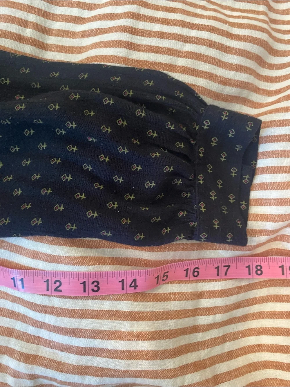 Free People long sleeve blouse hi low hem black green red pattern medium rayon